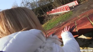 Cristal Caitlin Rides Out in the Open 보기 - FREE-FULL-PORN.COM에서 무료 HD 포르노