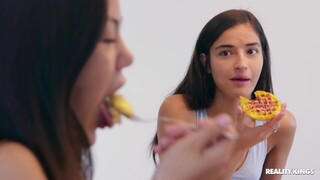 Tattooed Beauties Have a Blast - pornografie gratuită în 4K FREE-FULL-PORN.COM