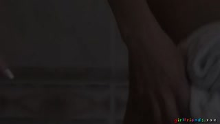 Assista Cheating Babes Fuck With Dildo On Christmas Night - pornô HD grátis no FREE-FULL-PORN.COM