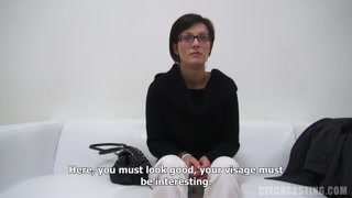 Sledujte Sexy European Brunette Helena in Casting Video - zdarma HD porno na FREE-FULL-PORN.COM