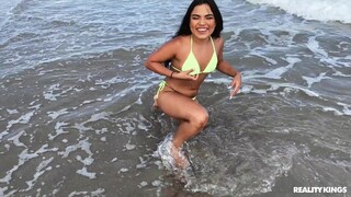 Interracial Beach Creampie - free porn in 4K FREE-FULL-PORN.COM