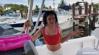 Skinny Brunette's First Time Outdoor fuck - หนังโป๊ฟรีใน 4K FREE-FULL-PORN.COM