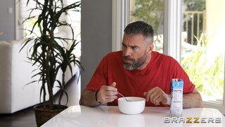 ดู Charles Dera Pounds Sofi Ryan's Tight Pussy in Outdoor Voyeur Scene - หนังโป๊ฟรี HD บน FREE-FULL-PORN.COM