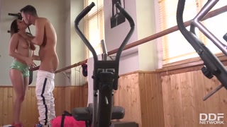 Ally Breelsen’s Gym BJ: Shaved Pussy, Tattoos, and Cum 보기 - FREE-FULL-PORN.COM에서 무료 HD 포르노