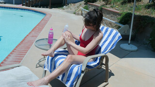 Assista Hot Poolside Blowjob - Liv Wild POV Action - pornô HD grátis em FREE-FULL-PORN.COM