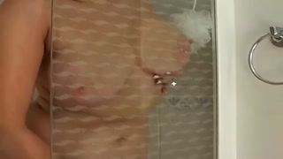 Schau Red Rita and her shower head pleasure - kostenlose HD Pornos auf FREE-FULL-PORN.COM