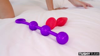 Guarda Anal Queen Takes Buttplug Before Rough Sex - porno HD gratuito su FREE-FULL-PORN.COM