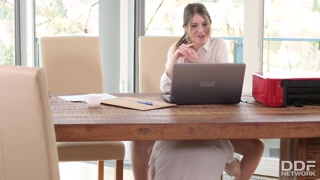 Schau Rebecca Volpetti – Work from Home Anal Creampie - kostenlose HD Pornos auf FREE-FULL-PORN.COM