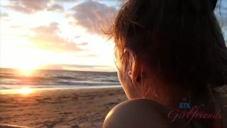 Guarda Passionate Beach Sex with Rococo Royalle - porno HD gratuito su FREE-FULL-PORN.COM