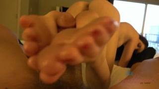 Guarda POV Foot Fetish Fun with Henley Hart – Tiny Tits & Glow - porno HD gratuito su FREE-FULL-PORN.COM