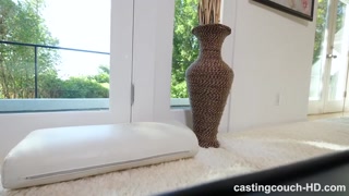 Schau June's small pierced tits bounce as she rides - kostenlose HD Pornos auf FREE-FULL-PORN.COM