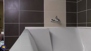 Schau Horny milf Malinda W. shower sex with hard pounding - kostenlose HD Pornos auf FREE-FULL-PORN.COM