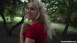 Mira Public Blowjob - Blonde Welli Goes Down with Big Tits Bouncing - porno HD gratis en FREE-FULL-PORN.COM