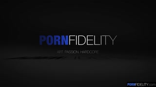 Sledujte Noemie Bilas Gets Fucked Hard In The Ass - zdarma HD porno na FREE-FULL-PORN.COM