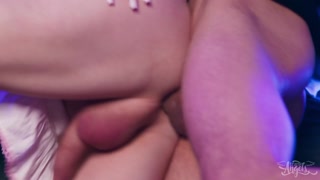 Bekijk Bubble Butt Shemale Takes It Doggy - gratis HD porno op FREE-FULL-PORN.COM