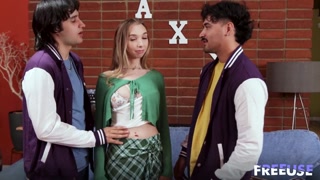 Schau Play with Breezy Bri, the Frat's Toy - kostenlose HD Pornos auf FREE-FULL-PORN.COM