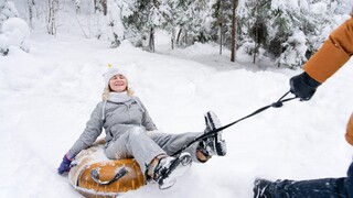 Regardez Doggystyle in the Snow with Iris - porno HD gratuit sur FREE-FULL-PORN.COM