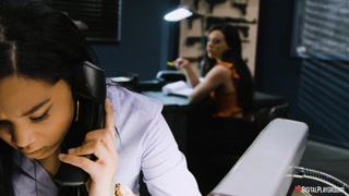 Watch High Heels and High Crimes: Derrick Pierce and Honey Gold - free HD porn on FREE-FULL-PORN.COM