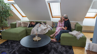 Urmărește Curvy Teen Fanta Sie with Her Old Step-Grandma and Grandpa - porno HD gratuit pe FREE-FULL-PORN.COM