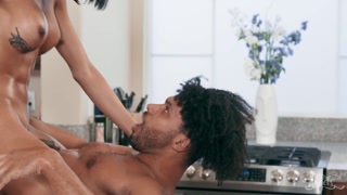 Schau Big Cock, Brunette, And A Kitchen Full Of Sex - kostenlose HD Pornos auf FREE-FULL-PORN.COM