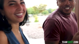 Schau Mira Luv Gets Her First Dick Play and Blowjob - kostenlose HD Pornos auf FREE-FULL-PORN.COM