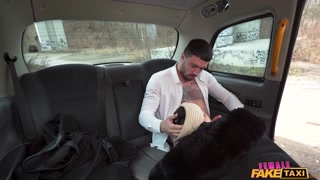 Lady Gang Gives Rauls Bud a Facial in the Car - porn percuma dalam 4K FREE-FULL-PORN.COM