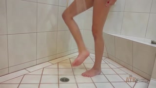 Tonton Cece Capella Shower Pissing with Skinny Body - pornografi HD percuma di FREE-FULL-PORN.COM