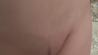 Regardez Lucia - Sweet Solo Action on Rough Rocks - porno HD gratuit sur FREE-FULL-PORN.COM