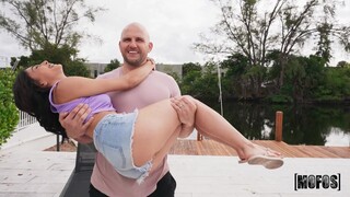 She Da Ho Enjoys a Blowjob - pornô grátis em 4K FREE-FULL-PORN.COM