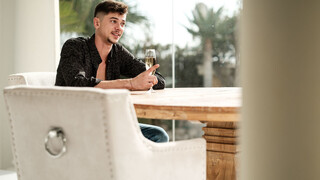 Shaved and Ready for Rendezvous (2024) - porno gratuit en 4K FREE-FULL-PORN.COM
