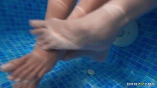 Athletic Bodies and Piercing Orgasms - 4K 무료 포르노 FREE-FULL-PORN.COM