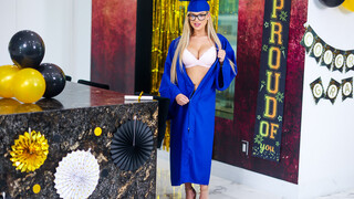 Sunny Days and Hot Nights: Part 1 - gratis porno in 4K FREE-FULL-PORN.COM