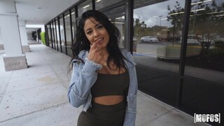 Guarda Blowjob from a Bubble Butt Beauty - porno HD gratuito su FREE-FULL-PORN.COM