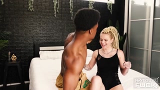 Guarda Roy Phillips' Big Cock Secret Exposed to Charlie - porno HD gratuito su FREE-FULL-PORN.COM