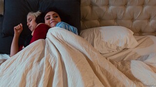 Fingering Stepmom's Shaved Pussy - free porn in 4K FREE-FULL-PORN.COM