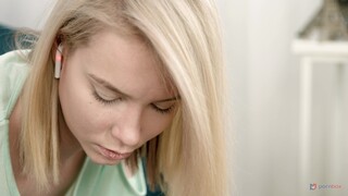 Teen Polly White and Mark Crow's Intimate European Encounter 보기 - FREE-FULL-PORN.COM에서 무료 HD 포르노