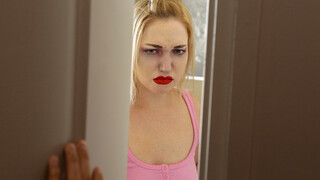 Tonton Medium Tits Stepsister Gets a Makeover - pornografi HD percuma di FREE-FULL-PORN.COM