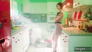 Schau  Standing Doggystyle with the Plumber  - kostenlose HD Pornos auf FREE-FULL-PORN.COM